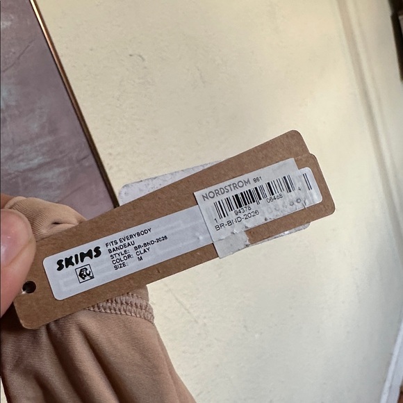 skims  fits everybody bandeau COLOR CLAY SIZE M‎ NWT - Picture 4 of 4